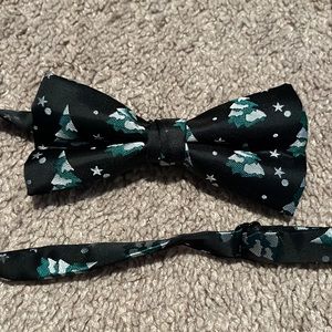 Silky Winter Pine Tree Bow Tie